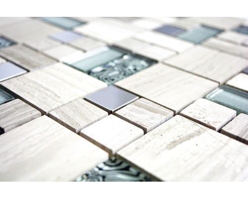 Gros plan de carreaux de mosaïque en pierre, verre et métal