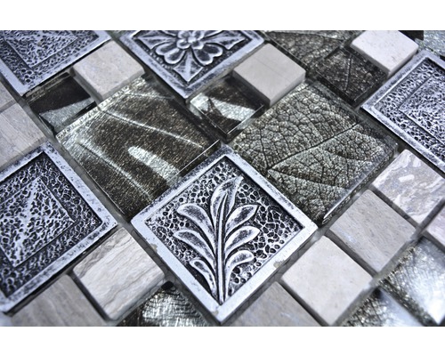 Carreaux de mosaïque avec éléments en verre, en pierre et en métal