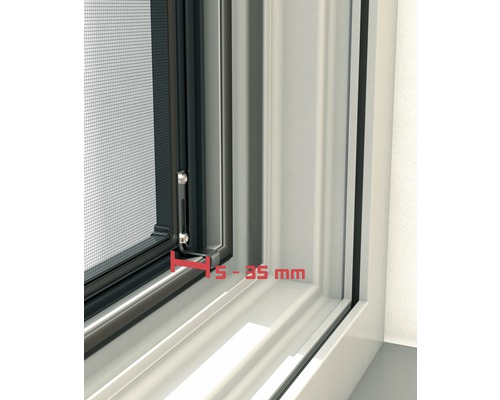 Detailansicht eines Fensters mit Insektenschutzgitter und Maßangabe von 15 bis 35 Millimeter.