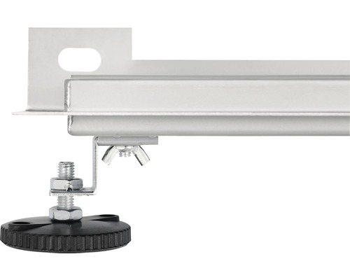 Vue détaillée d''un rail métallique avec pied réglable pour l''ajustement