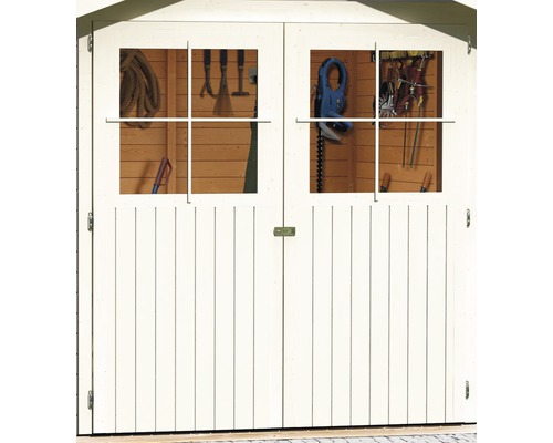 Doppeltür einer Gartenhütte mit Fenster und Werkzeugen