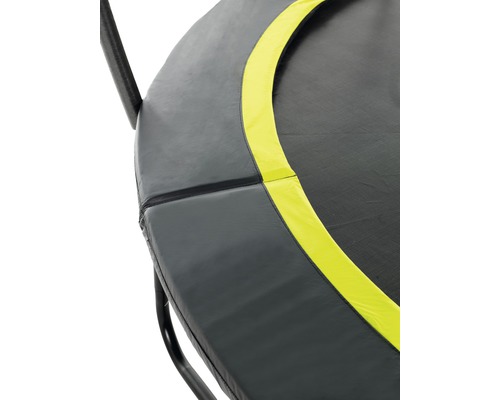 Detailansicht eines Trampolins mit Randabdeckung