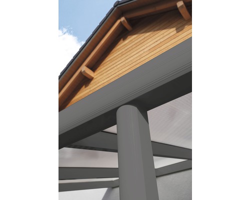 Vue détaillée d''un toit de terrasse avec revêtement en bois