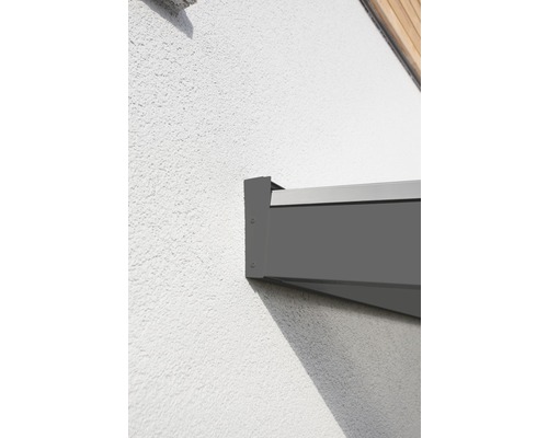 Détail d''un toit de terrasse monté sur un mur.