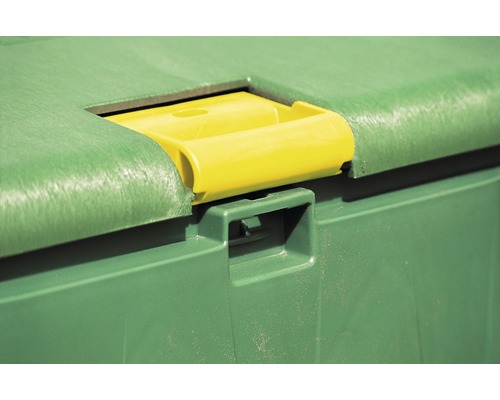 Vue détaillée d''un coffre de jardin vert avec poignée jaune