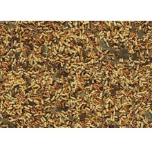 Gros plan sur des granulés et flocons pour poissons