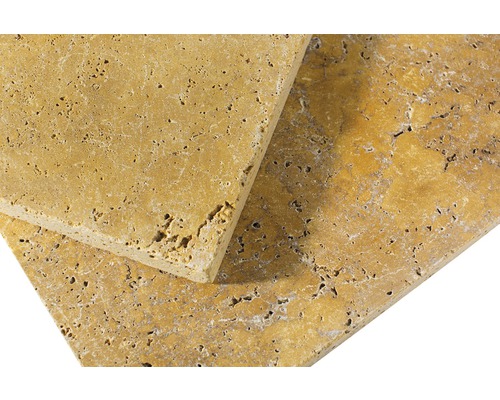 Gros plan de carreaux en travertin