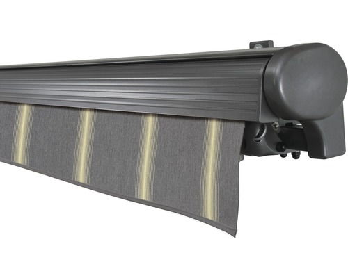 Markise mit grauem Stoff und Streifen