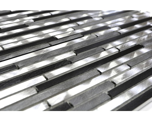 Mosaikfliese mit Streifenmuster