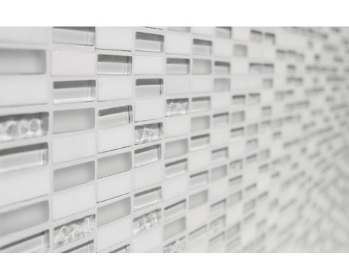 Mur de carreaux de mosaïque avec carreaux rectangulaires en verre et en céramique