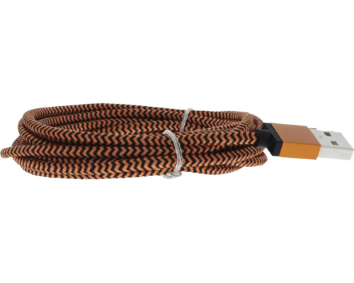 Câble USB enroulé avec gaine textile tressée orange et noire à motif zigzag et connecteur USB-A.