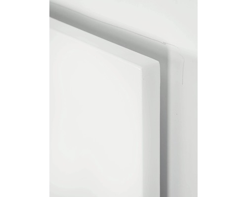 Vue détaillée d''une porte d''armoire blanche