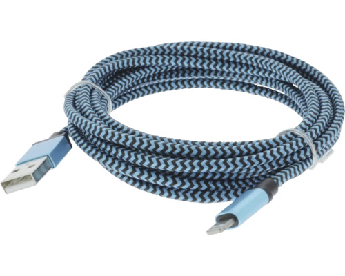 Aufgewickeltes USB-Kabel mit geflochtener Textilummantelung und Zickzack-Muster.