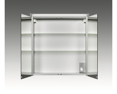 Armoire de toilette ouverte avec étagères en verre et prise de courant