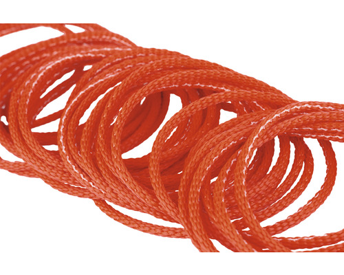 Gros plan sur une corde en polyester orange