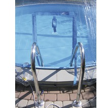 Schwimmbad mit Poolleiter und Poolüberdachung