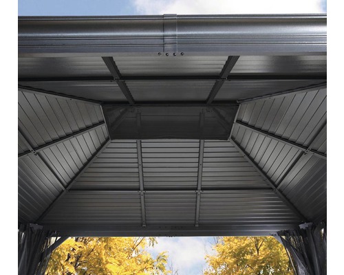 Vue intérieure d''un pavillon avec structure de toit métallique