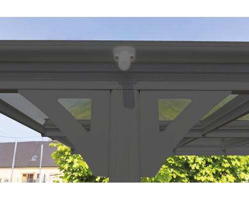 Vue détaillée d''un toit de terrasse avec éclairage et poutres de support