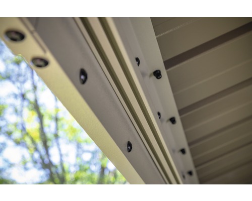 Vue détaillée d''un toit de terrasse avec éclairage intégré