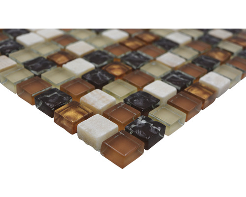 Mosaïque avec des éléments carrés de différentes couleurs