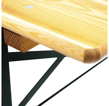 Detailansicht Biertisch mit Holzplatte und Metallgestell