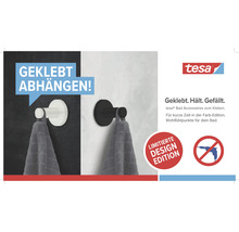 Zwei Handtuchhalter von Tesa zur Wandmontage ohne Bohren