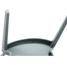 Gros plan de l''assise et des pieds d''une chaise