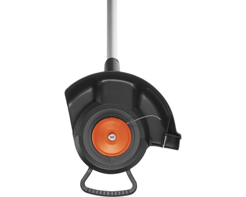 Detailansicht eines Rasentrimmers mit Schutzvorrichtung und Schneidfaden