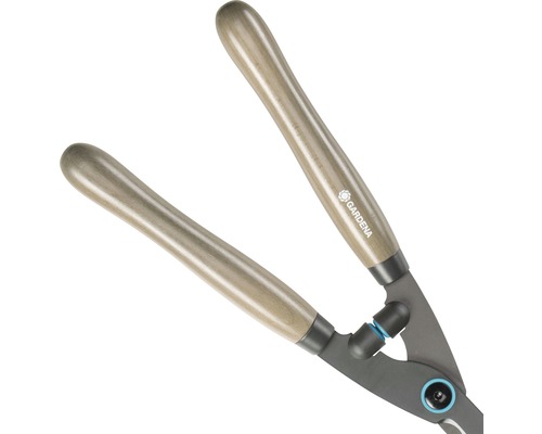 Sécateur avec poignées en bois et logo Gardena