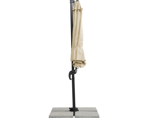 Parasol excentré fermé avec pied de parasol