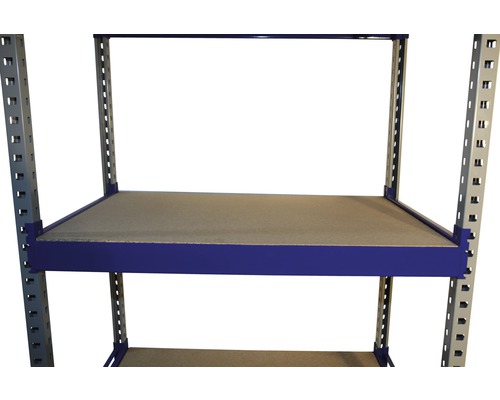 Vue détaillée d''une étagère de stockage avec des tablettes