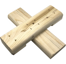 Deux lattes de bois croisées