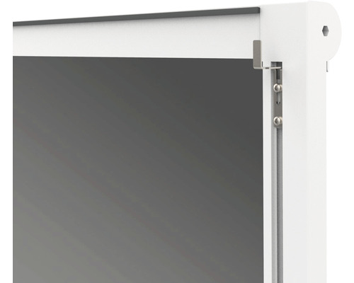 Detailansicht eines Rollladenkastens mit Führungsschiene