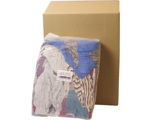 Chiffons de nettoyage dans un emballage plastique devant un carton