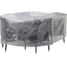 Gartentisch und Stühle mit transparenter Schutzhülle