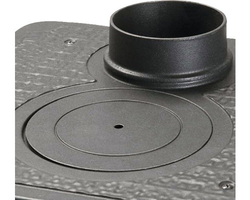 Vue détaillée d''un raccord de tuyau de poêle avec registre