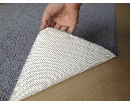 Grauer Teppich mit rutschfester Unterseite