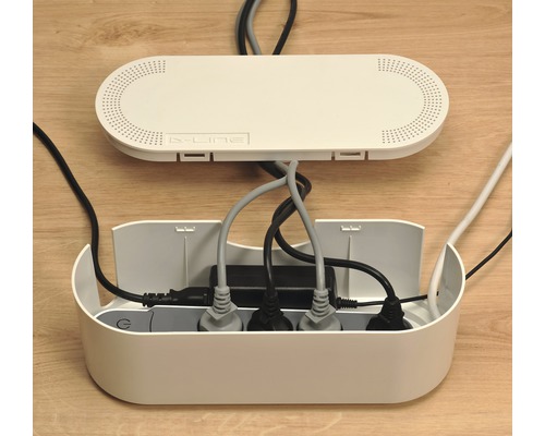 D-Line Kabelbox mit mehreren Steckdosen und Kabeln