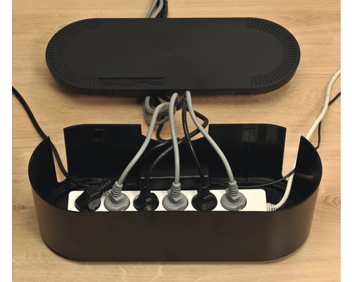 Kabelbox mit Mehrfachsteckdose und Kabeln