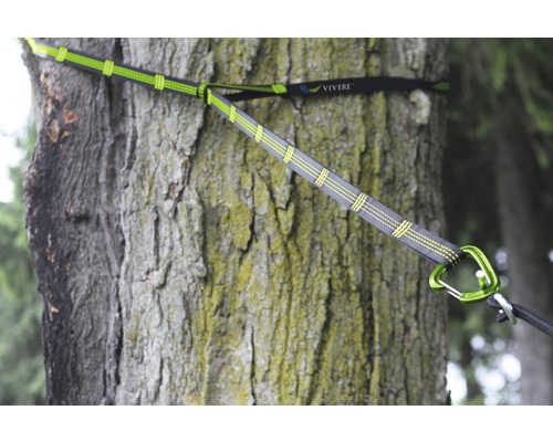 Fixation sur arbre avec sangle et mousqueton