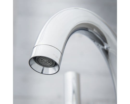 Vue détaillée d''un robinet avec mousseur