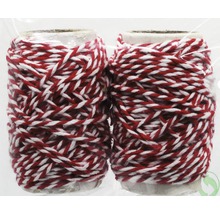Deux rouleaux de ruban décoratif rouge et blanc