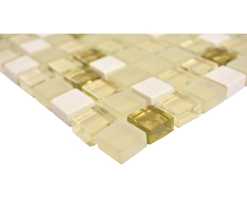 Mosaïque avec éléments carrés en verre et en pierre