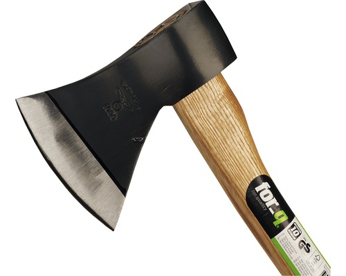 Axt mit Holzgriff