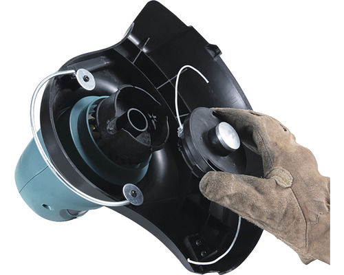 Vue détaillée d''une tête de coupe-bordures avec bobine de fil et capot de protection