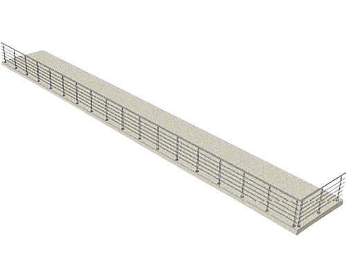 Long pont en béton avec rambarde métallique