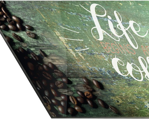 Décoration avec des grains de café et la devise : Life begins after coffee.