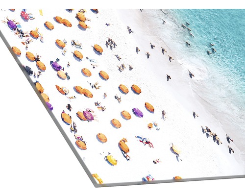 Image en verre acrylique d''une scène de plage avec des baigneurs, des parasols et la mer