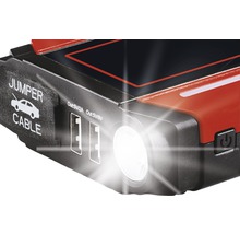 Detailansicht eines Starthilfegeräts mit USB-Anschlüssen und Lampe