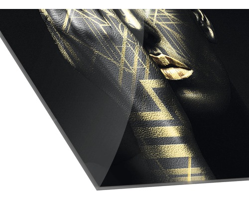 Dekorative Kunst mit Frau, geometrischen Mustern und Goldfarbe